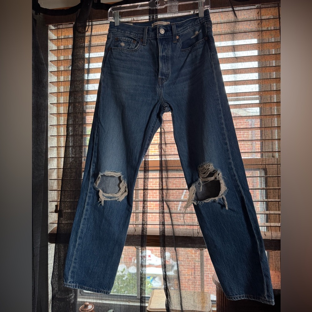 Levis Wedgie Straight Distressed